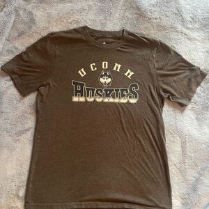 UConn CT Huskies Women’s XL Gray T-shirt